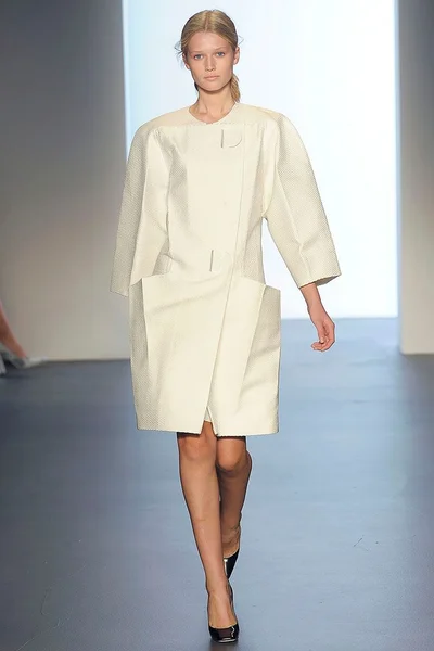 Look 3